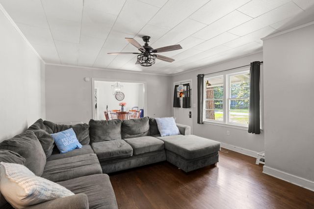 305 Forest Circle, Walterboro, SC 29488
