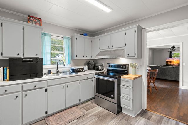 305 Forest Circle, Walterboro, SC 29488