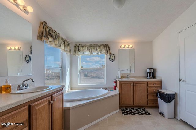 4595 Hackamore Lane, Stagecoach, NV 89429