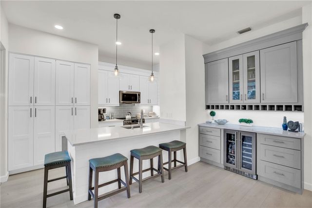 1315 Winding Oaks Circle E 905, Vero Beach, FL 32963