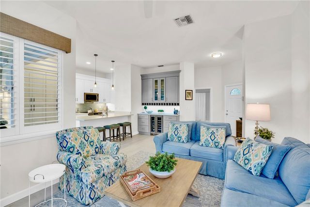 1315 Winding Oaks Circle E 905, Vero Beach, FL 32963