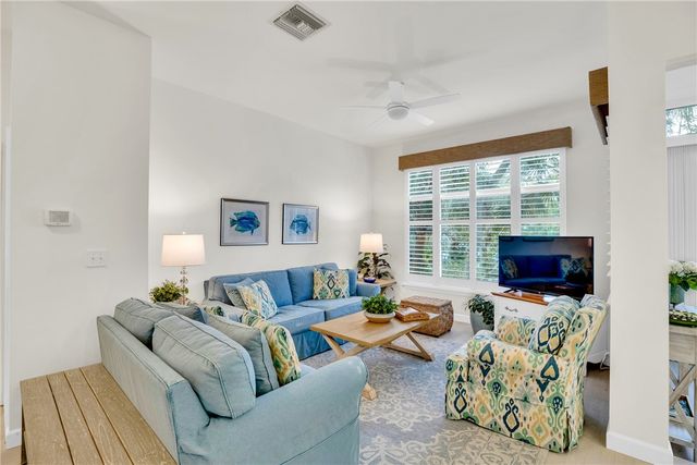 1315 Winding Oaks Circle E 905, Vero Beach, FL 32963