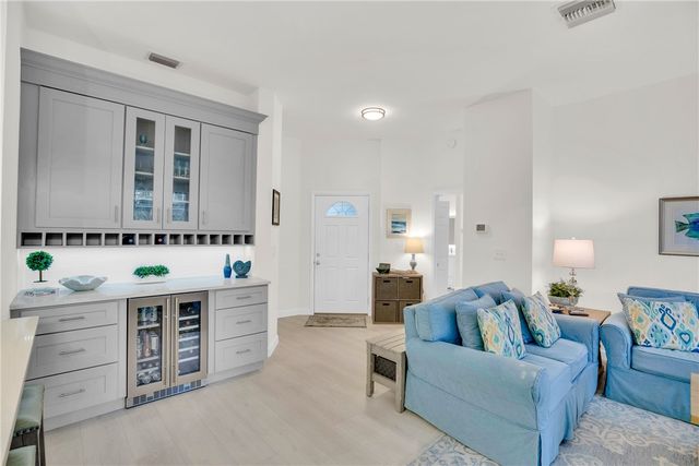 1315 Winding Oaks Circle E 905, Vero Beach, FL 32963