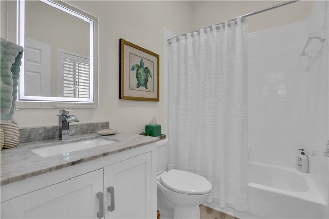 1315 Winding Oaks Circle E 905, Vero Beach, FL 32963