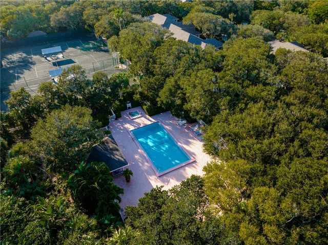 1315 Winding Oaks Circle E 905, Vero Beach, FL 32963