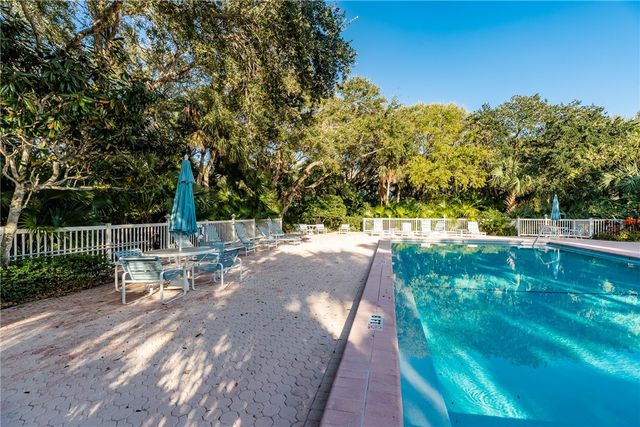 1315 Winding Oaks Circle E 905, Vero Beach, FL 32963