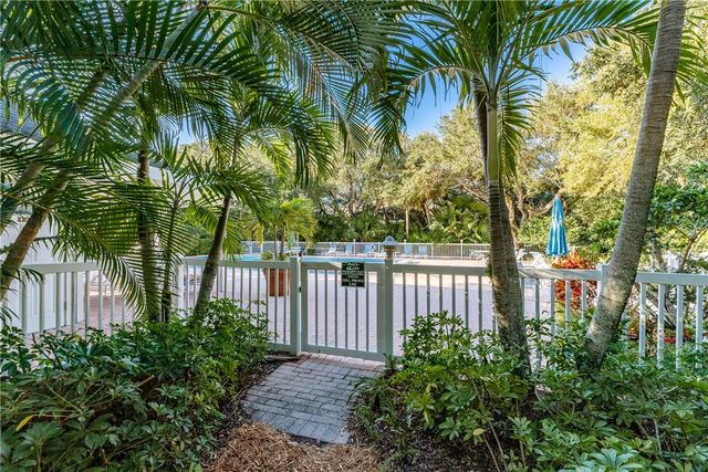 1315 Winding Oaks Circle E 905, Vero Beach, FL 32963