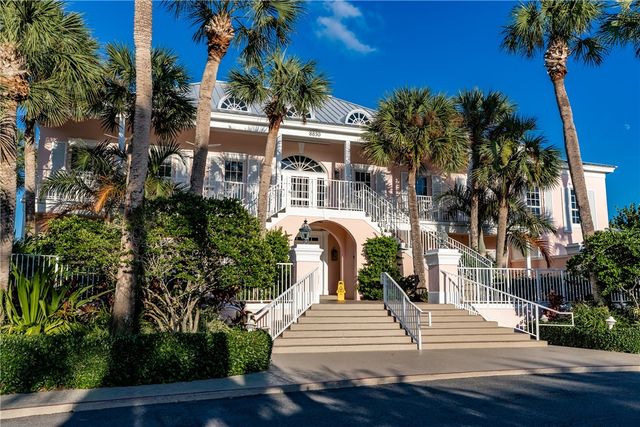 1315 Winding Oaks Circle E 905, Vero Beach, FL 32963