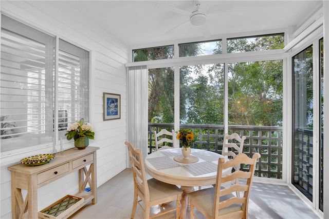 1315 Winding Oaks Circle E 905, Vero Beach, FL 32963