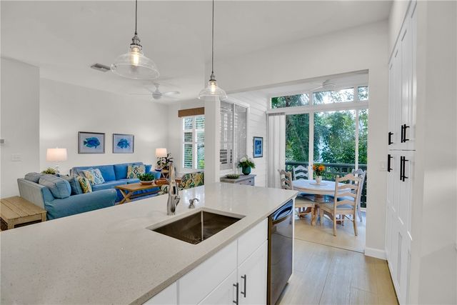 1315 Winding Oaks Circle E 905, Vero Beach, FL 32963