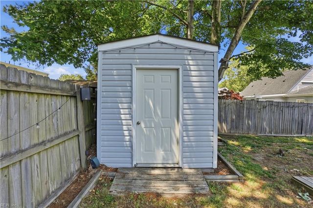 417 Pallets RD, Virginia Beach, VA 23454