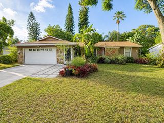 1671 CASTLEWOOD LANE, Palm Harbor, FL 34683