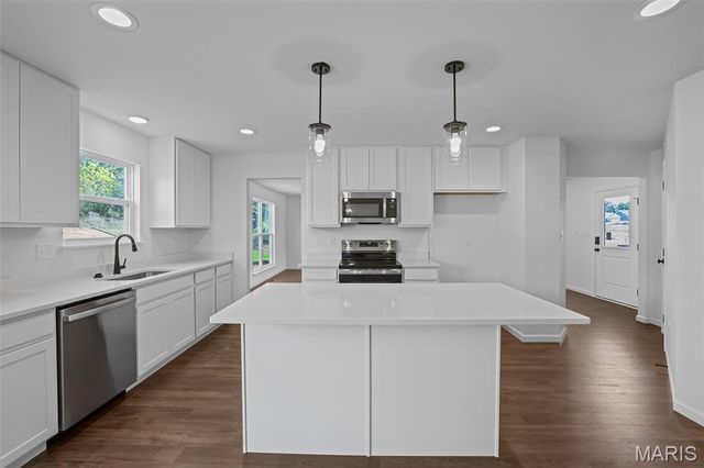 216 Noser Drive, Florissant, MO 63031