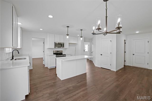 216 Noser Drive, Florissant, MO 63031