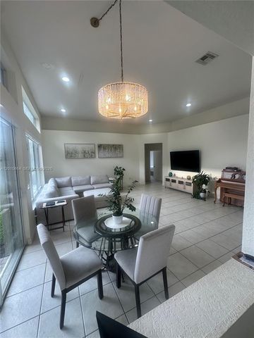18571 SW 44th St, Miramar, FL 33029