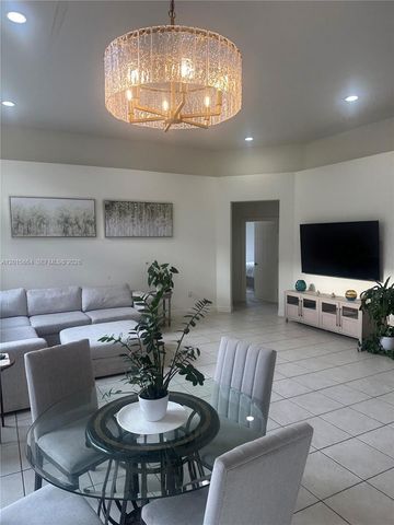 18571 SW 44th St, Miramar, FL 33029