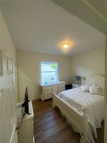 18571 SW 44th St, Miramar, FL 33029