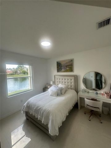 18571 SW 44th St, Miramar, FL 33029
