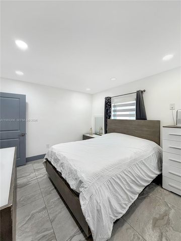 233 W 39th Pl, Hialeah, FL 33012