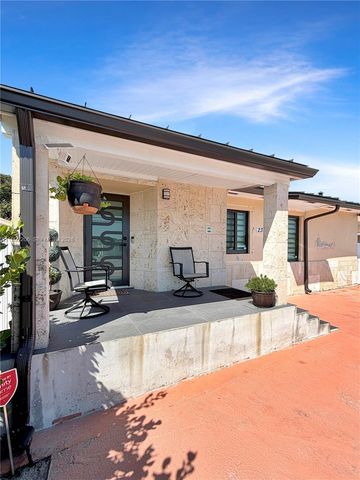 233 W 39th Pl, Hialeah, FL 33012