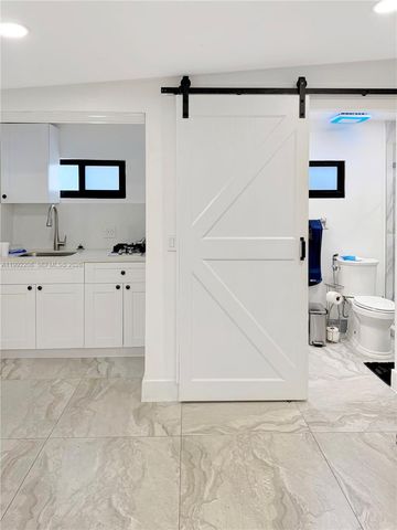 233 W 39th Pl, Hialeah, FL 33012