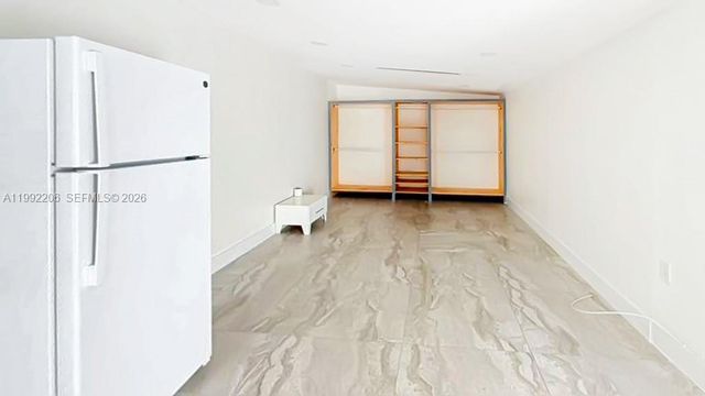 233 W 39th Pl, Hialeah, FL 33012