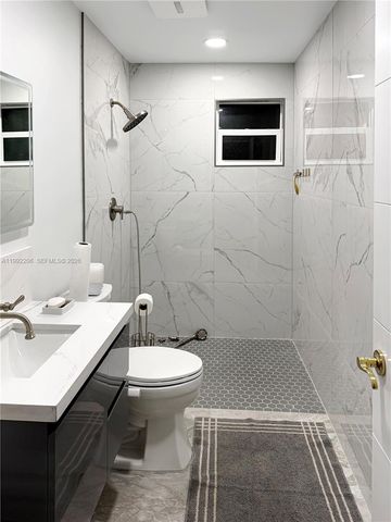 233 W 39th Pl, Hialeah, FL 33012