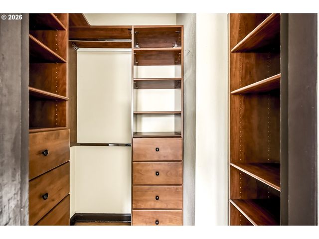 4353 Ne HALSEY St 4, Portland, OR 97213