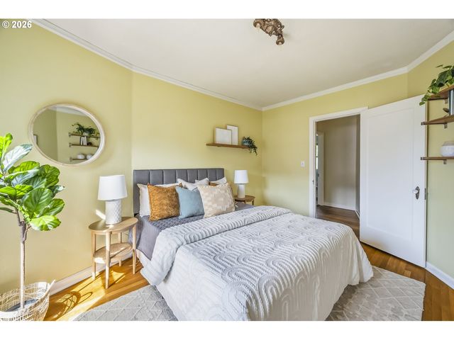 4353 Ne HALSEY St 4, Portland, OR 97213