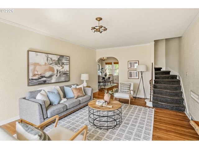 4353 Ne HALSEY St 4, Portland, OR 97213