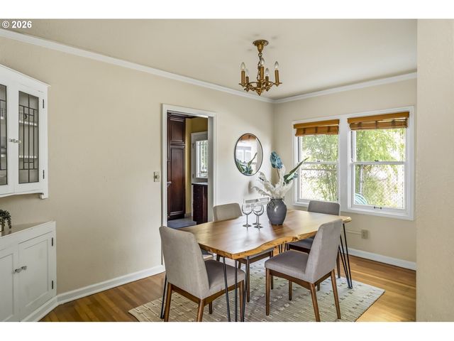 4353 Ne HALSEY St 4, Portland, OR 97213