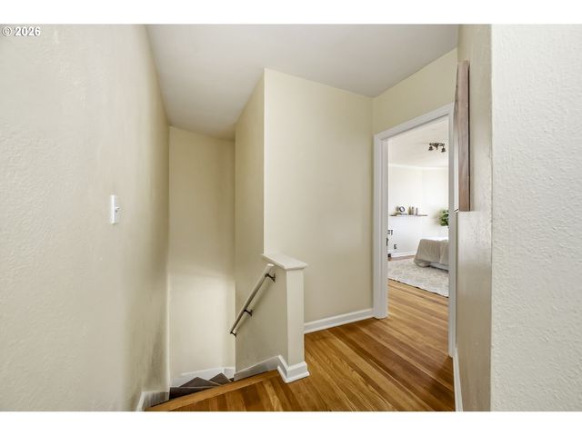 4353 Ne HALSEY St 4, Portland, OR 97213