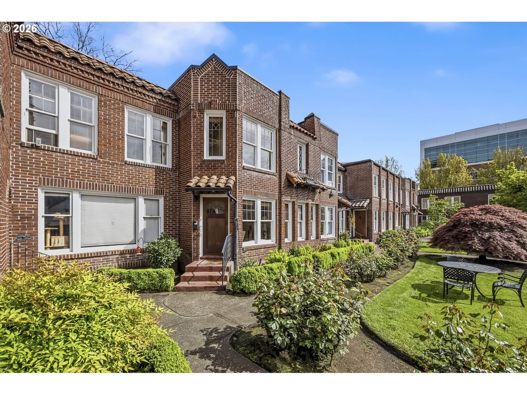 4353 Ne HALSEY St 4, Portland, OR 97213
