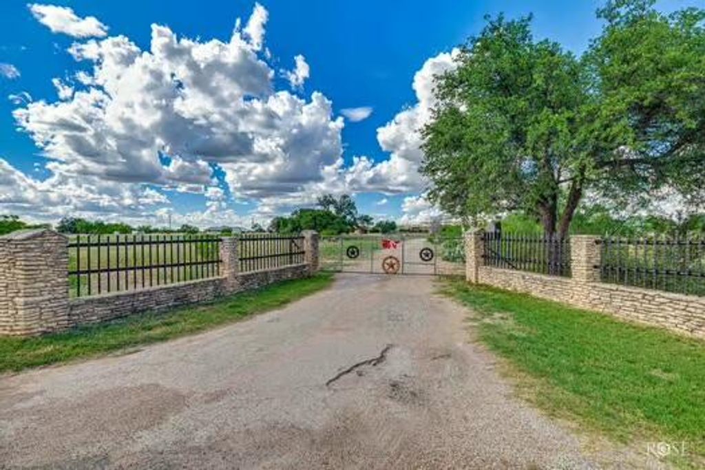 3054 Atkins Lane, Christoval, TX 76935