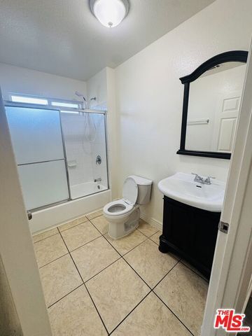 138 E 97th Street, Los Angeles, CA 90003