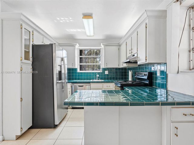 761 E 45th St, Hialeah, FL 33013