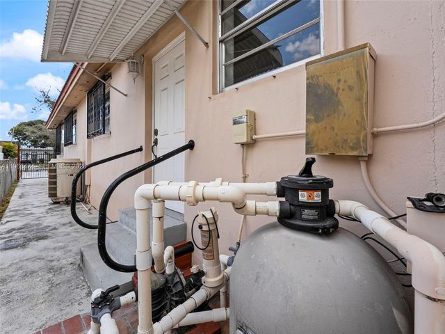 761 E 45th St, Hialeah, FL 33013