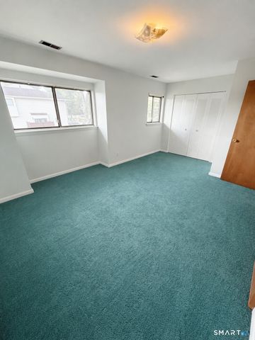7 Woodland Avenue C, Bloomfield, CT 06002