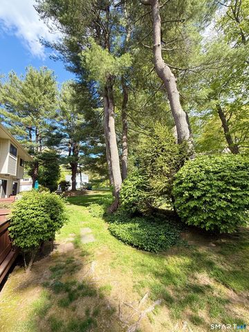 7 Woodland Avenue C, Bloomfield, CT 06002