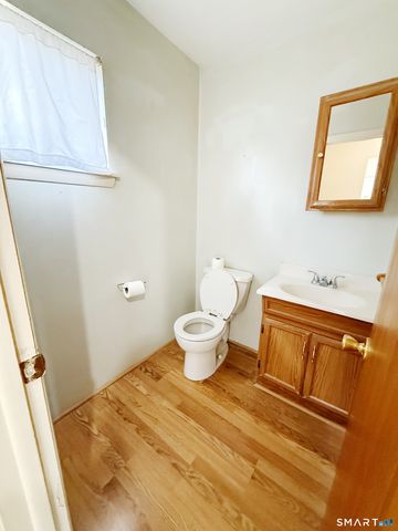 7 Woodland Avenue C, Bloomfield, CT 06002