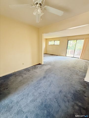 7 Woodland Avenue C, Bloomfield, CT 06002