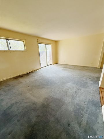 7 Woodland Avenue C, Bloomfield, CT 06002