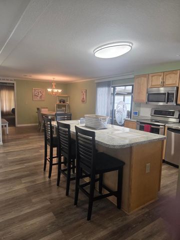 7356 SE Independence Avenue, Hobe Sound, FL 33455