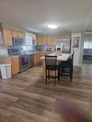 7356 SE Independence Avenue, Hobe Sound, FL 33455