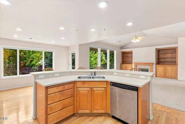 3436 Blue Blossom Drive, Medford, OR 97504