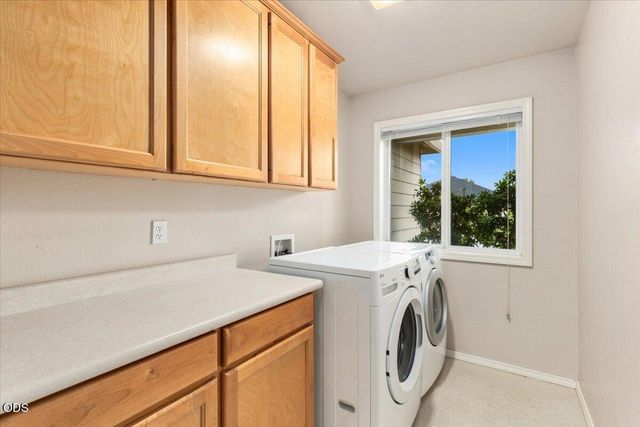 3436 Blue Blossom Drive, Medford, OR 97504