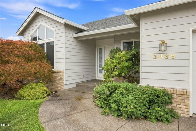 3436 Blue Blossom Drive, Medford, OR 97504