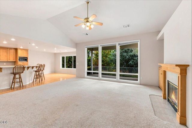 3436 Blue Blossom Drive, Medford, OR 97504