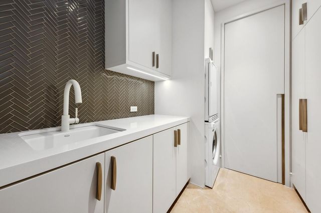 150 Bradley Place 906, Palm Beach, FL 33480