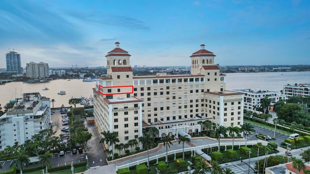 150 Bradley Place 906, Palm Beach, FL 33480
